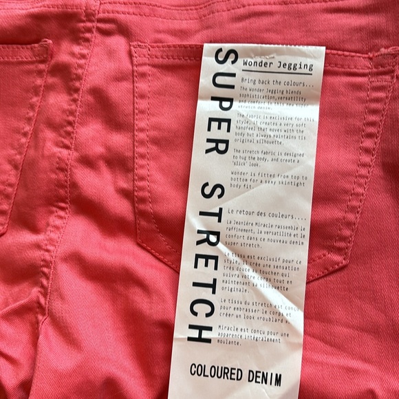 Vero Moda Jeans. Pink Denim. Wonder Jegging. Size 28. 
New with tags. - Picture 8 of 10